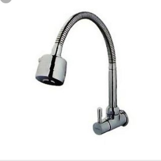 Vòi rửa bát cắm tường mềm, vòi nước lạnh.