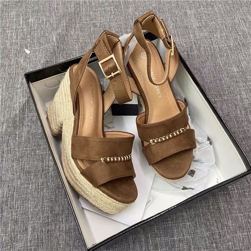 Sandal đế cói da lộn . xuất Eu
