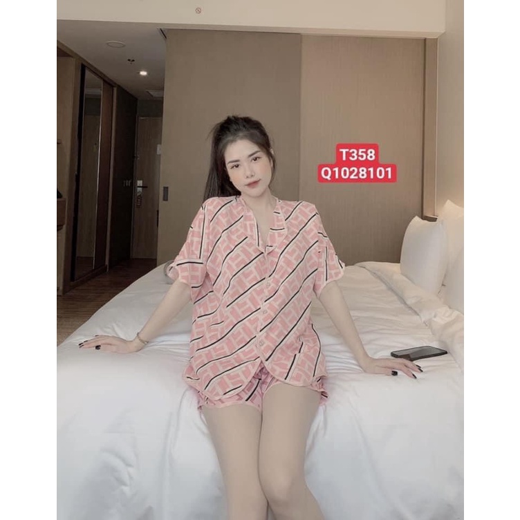 Đồ bộ nữ cổ sóng cộc tay quần đùi chất liệu Mango mặc nhà sang trọng freesize | BigBuy360 - bigbuy360.vn