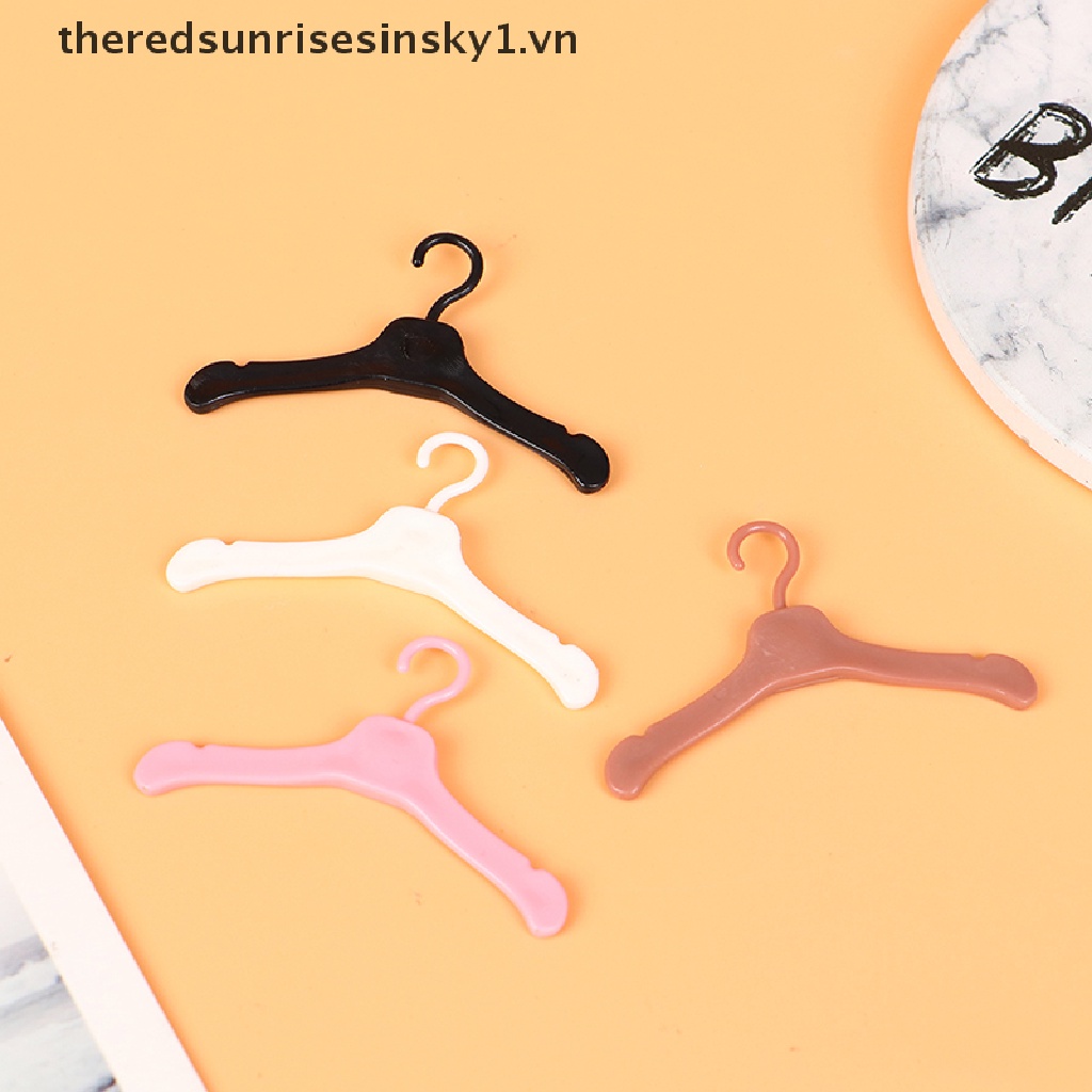 Set 10 móc nhựa mini treo quần áo dễ thương
