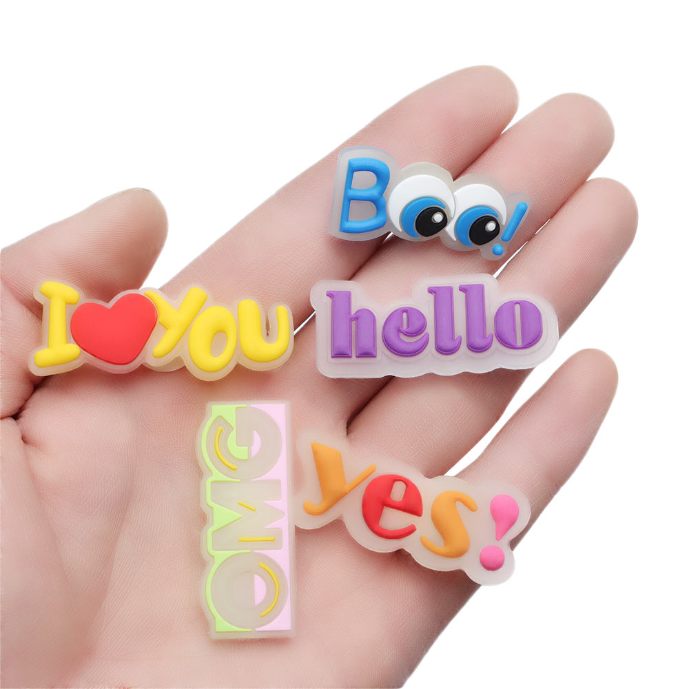 CHARMS Vòng Đeo Tay Bằng Nhựa Pvc Hình Chữ Hello Omg Xinh Xắn