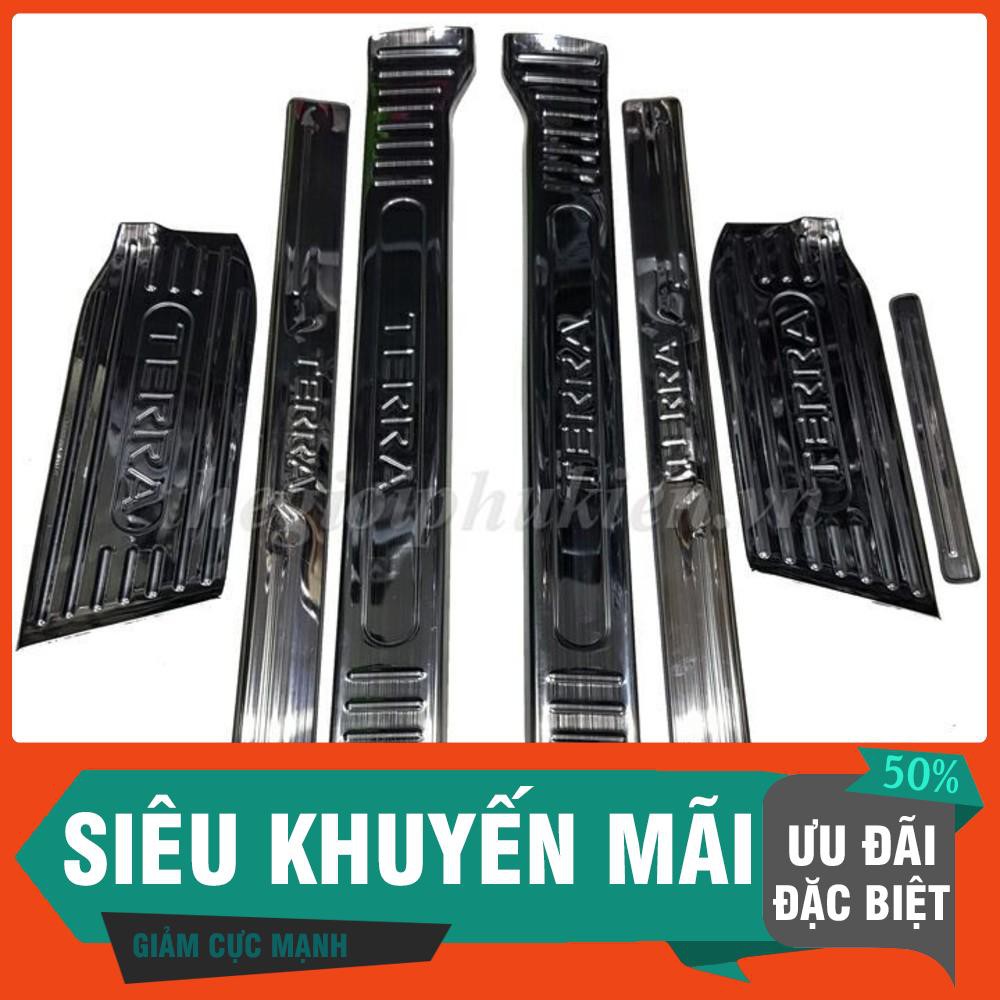 Bộ Ốp bậc cửa, Nẹp bước chân Nissan Terra - Mẫu Titan hàng cao cấp