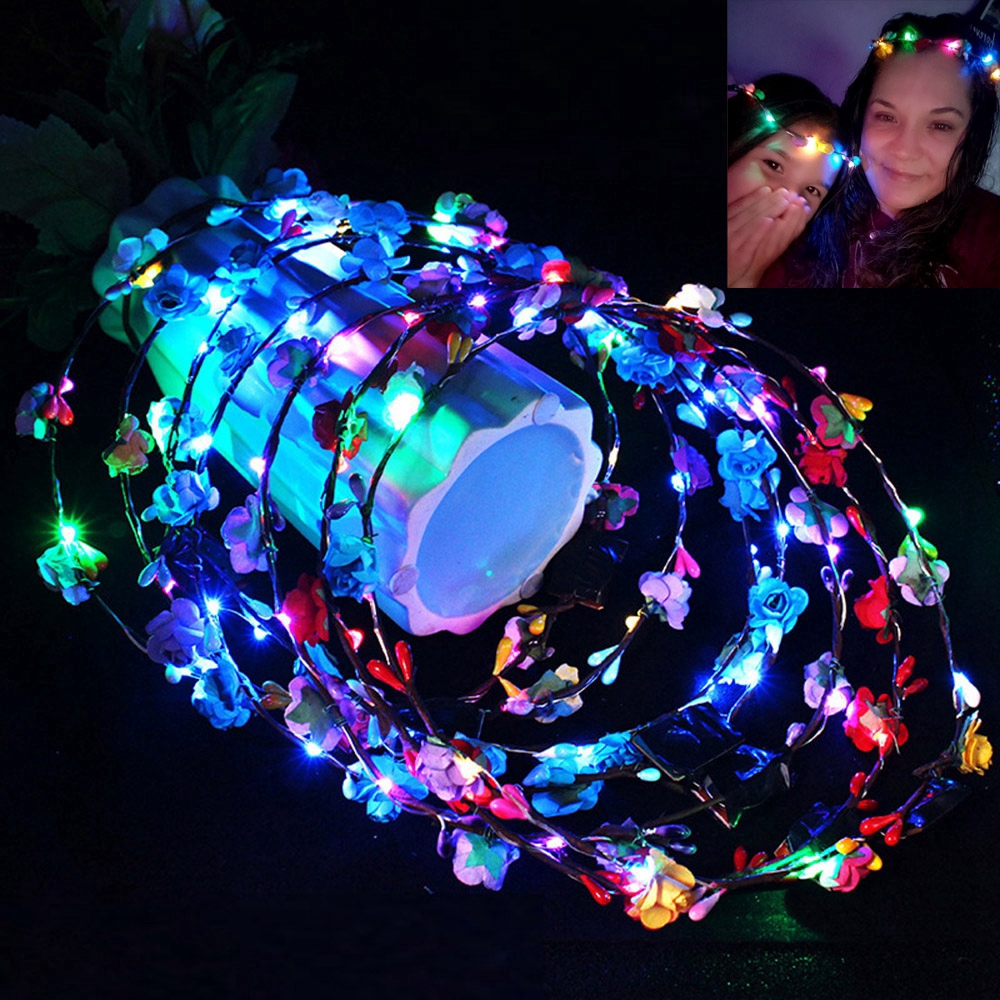 Vòng hoa đội đầu tích hợp đèn LED độc đáo