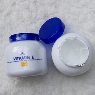 Kem dưỡng thể Vitamin E Thái Lan 200ml