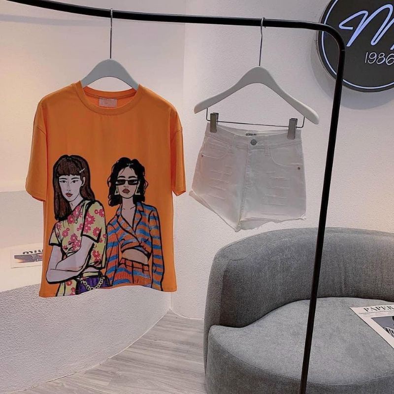 Áo phông nữ cổ tròn zr in hình 2 cô gái form rộng