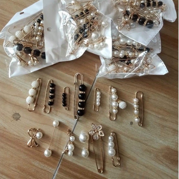 Set cài ghim áo quần 13 chi tiết trang trí điệu đà cho trang phục thêm phong cách