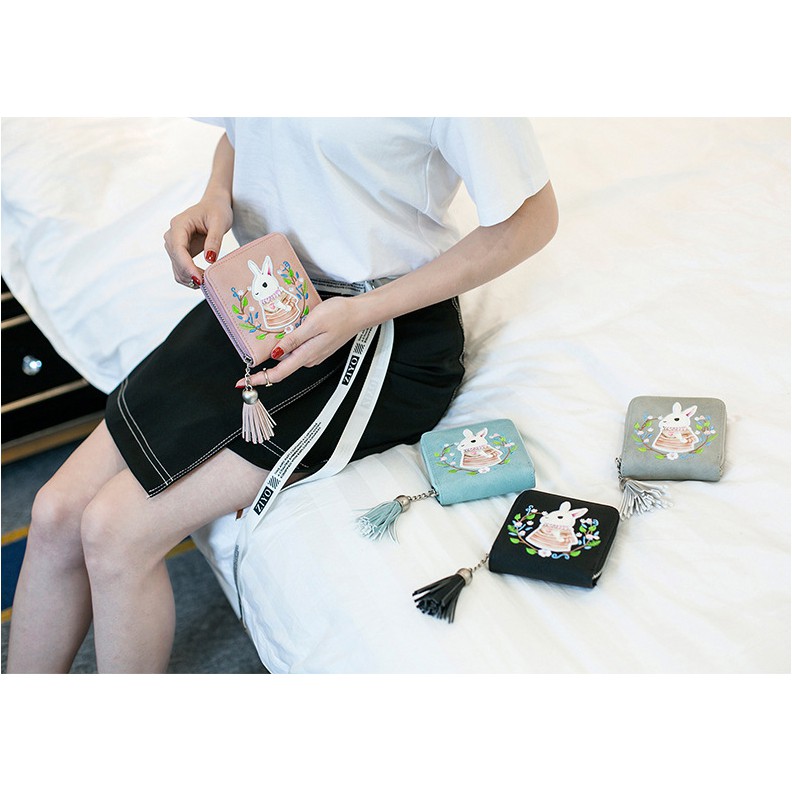 Ví Ngắn Nữ Cầm Tay Hình Vuông Nhỏ Gọn Dễ Thương Có Hình Chú Thỏ Thêu Hoa Xinh Xắn Dây Kéo Tua Rua Phong Cách Hàn Quốc | BigBuy360 - bigbuy360.vn