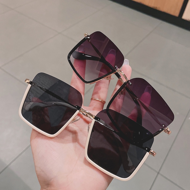 Kính Mát Gọng Vuông Oversize Chống Tia UV Bằng Kim Loại Thời Trang Hàn Quốc Cổ Điển Dành Cho Bạn Nữ