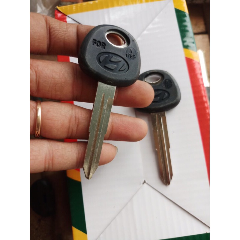 Phôi chìa khoá xe HUYNDAI rảnh trái ( combo 2 chìa )