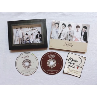 Ftisland album 20 twenty đã khui seal, không bao gồm photocard, phụ kiện Cd DVD photobook như hình.