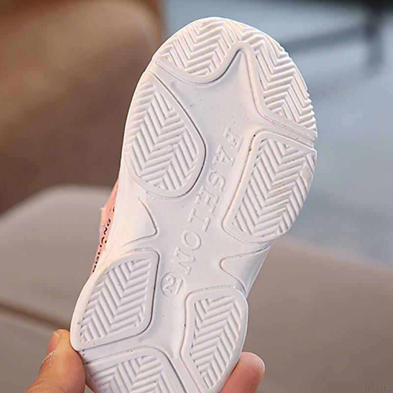 Giày thể thao đế mềm chống trượt thoáng khí cho bé