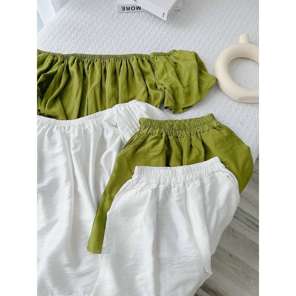 Set áo bẹt vai kèm quần short năng động, trẻ trung | BigBuy360 - bigbuy360.vn