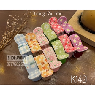 Kẹp tóc càng cua 3 - 5 răng Honey in hoa râm bụt, hoa sắc màu