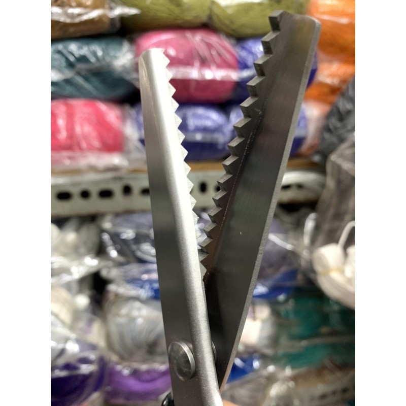 Kéo cắt răng cưa cắt vải loại tốt