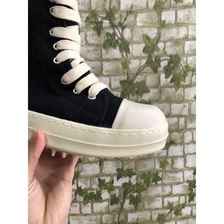 Giày thể thao rick khóa