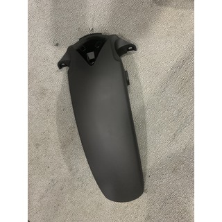 Dè chắn bùn B trước winner v1