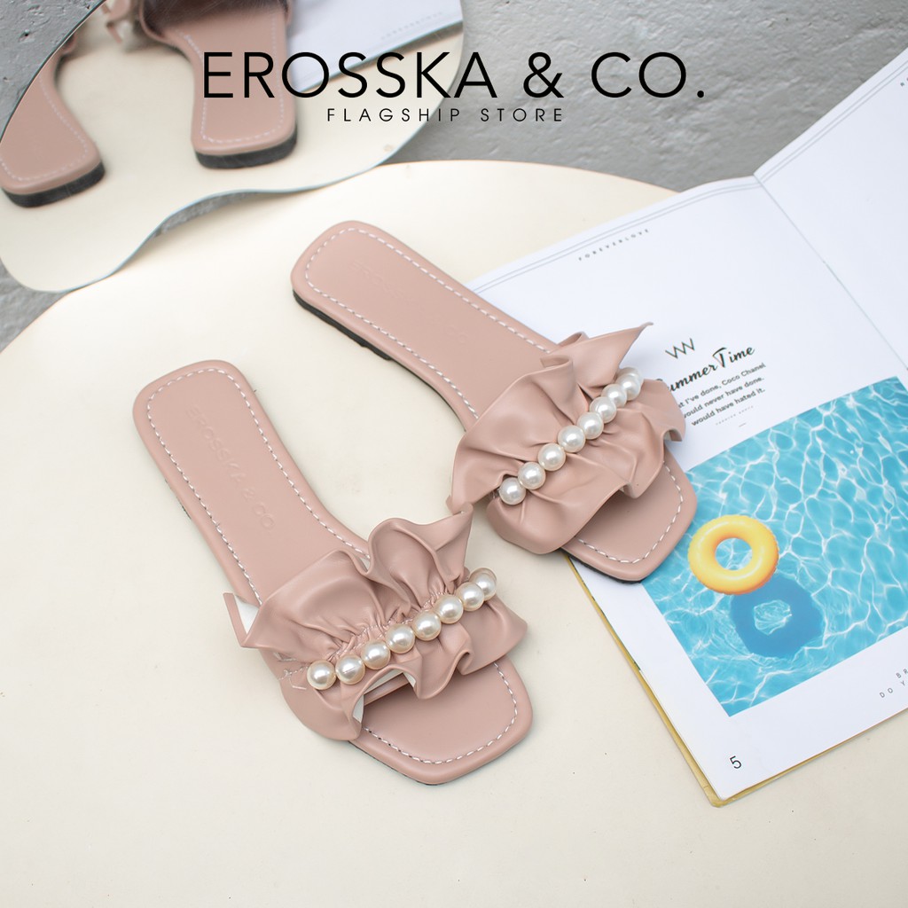 Dép đi biển thời trang Erosska 2021 quai viền ren hạt ngọc màu nude - DE039