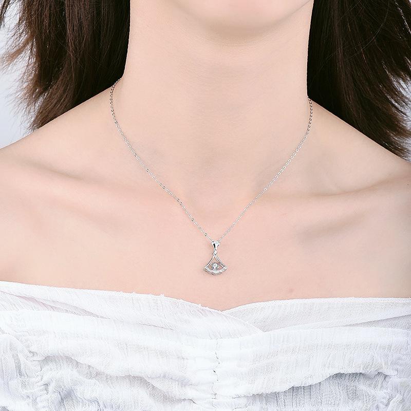 XiaoboACC Vòng Cổ Thép Titan Mặt Hình Quạt Đính Đá Zircon - 38CM+6CM