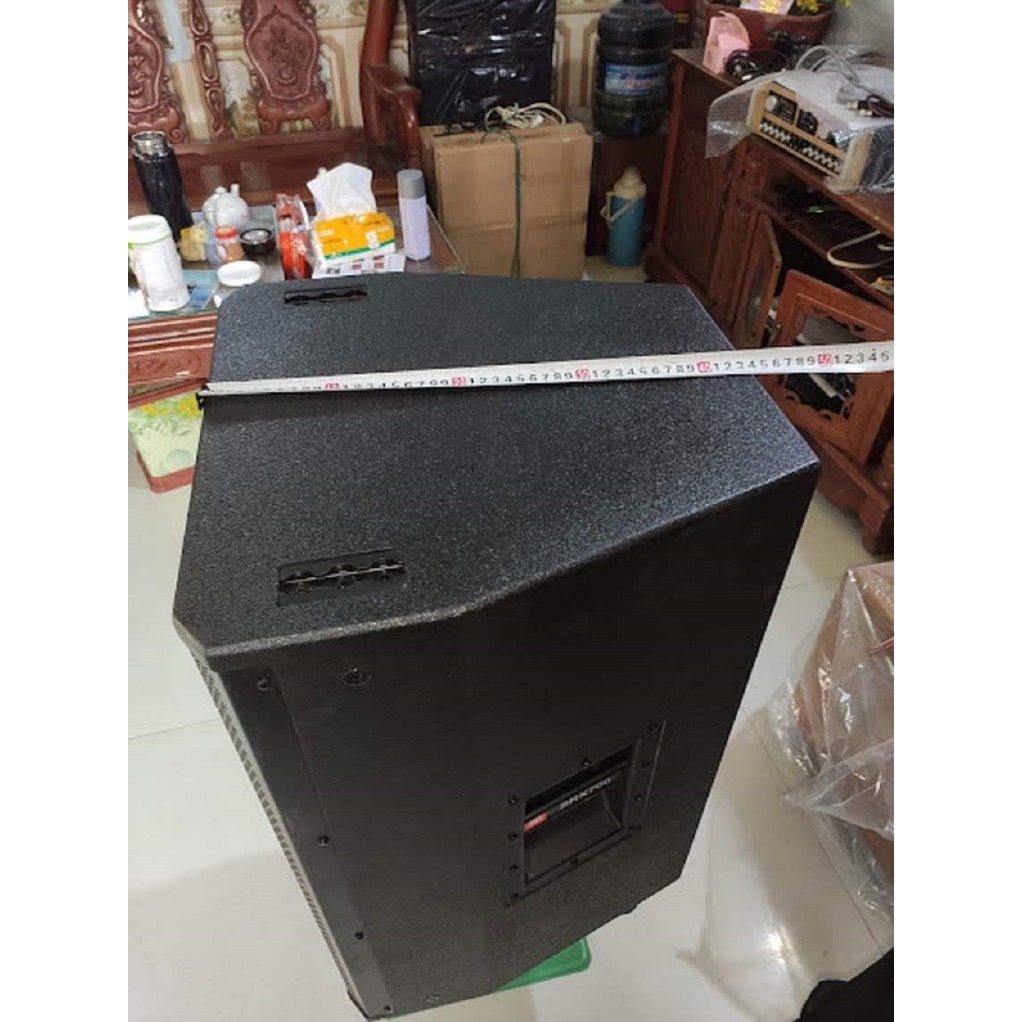 1 Chiếc Loa Karaoke và nghe nhạc  sân khấu hội nghị JBL SRX 715, bass 40mm, Công xuất 600-1000W, phòng 100 m2 trở lên.