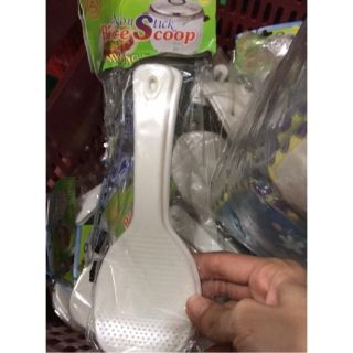 Muôi cơm nhựa 1 chiếc