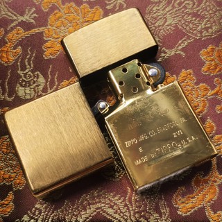 Bật lửa zippo la mã E 2000