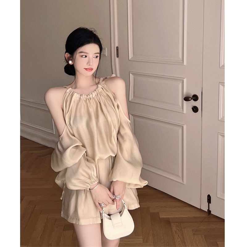 Bộ áo cổ yếm và quần đùi thời trang mùa hè Pháp 2022 cho nữ