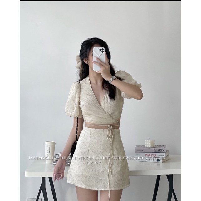 SET XỐP ÁO CROPTOP BUỘC DÂY CHÉO KÈM CHÂN VÁY DÁNG A SACXCV