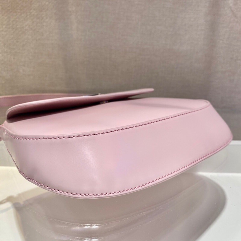 Túi xách tay nữ dây nhỏ logo tam giác đính mặt khoá cúc prada