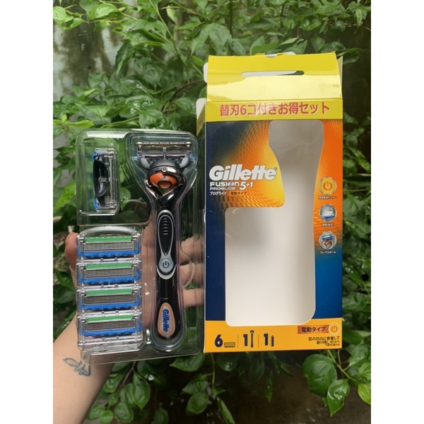 Sét pin kèm 6 lưỡi dao cạo râu Gillette Fusion 5+1 Nhật Bản