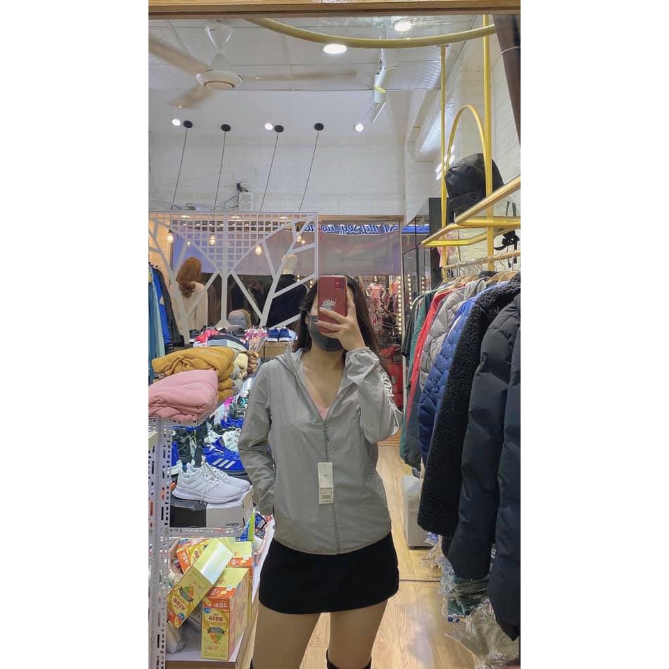 Áo chống nắng vải dù siêu nhẹ Uniqlo | BigBuy360 - bigbuy360.vn