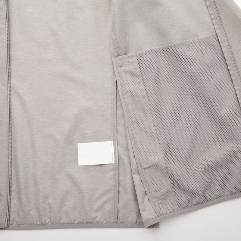 Áo gió Uniqlo chống tia UV có thể làm áo chống nắng | BigBuy360 - bigbuy360.vn