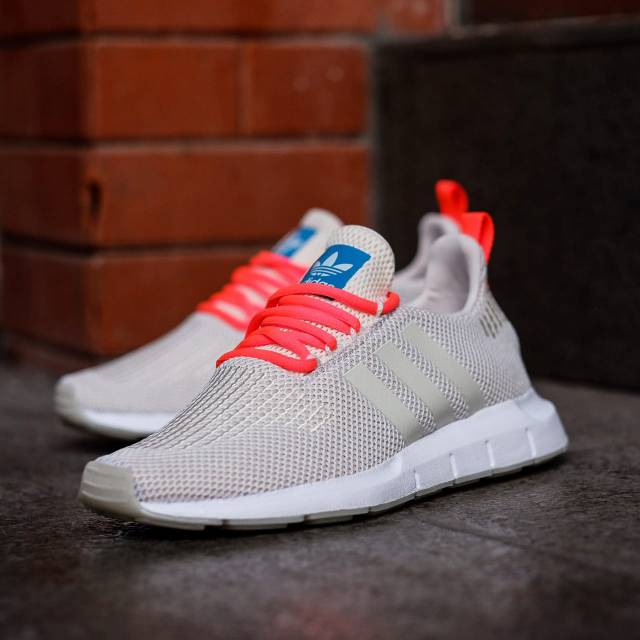 Giày Thể Thao Adidas Swift Run Cream Chính Hãng