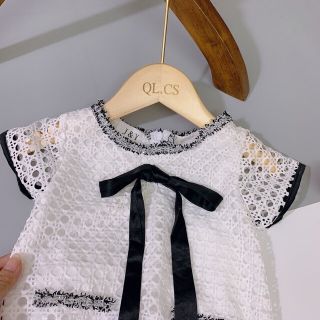 Váy ren trắng tiểu thư cho bé