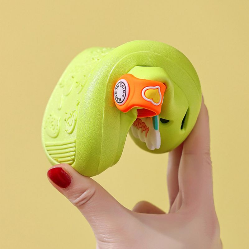 Dép Sandal Đế Mềm Chống Trượt Họa Tiết Khủng Long Cầu Vồng Dễ Thương Cho Bé