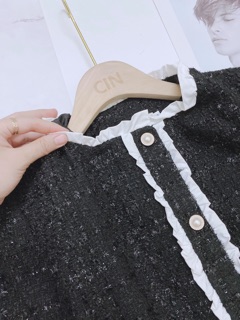 Áo dạ tweed đen phối viền trắng