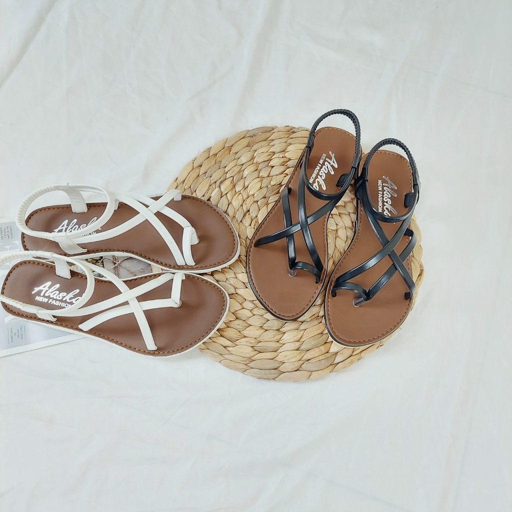 Sandal nữ đi học có quai hậu, đế nhựa cao cấp đi mưa thoải mái - TB Sandal xỏ ngón da lì nền nâu [Hoàn Xu]