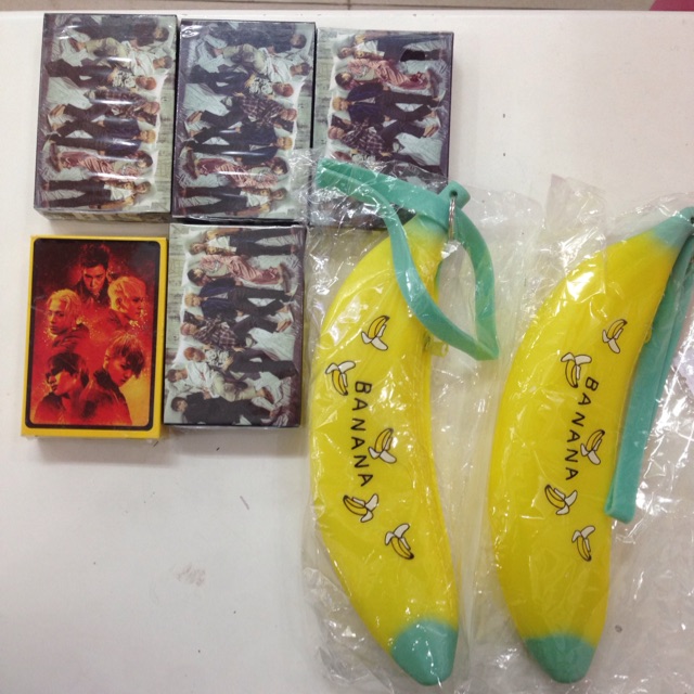 Combo 5 bộ bài Kpop+2 hộp bút chuối