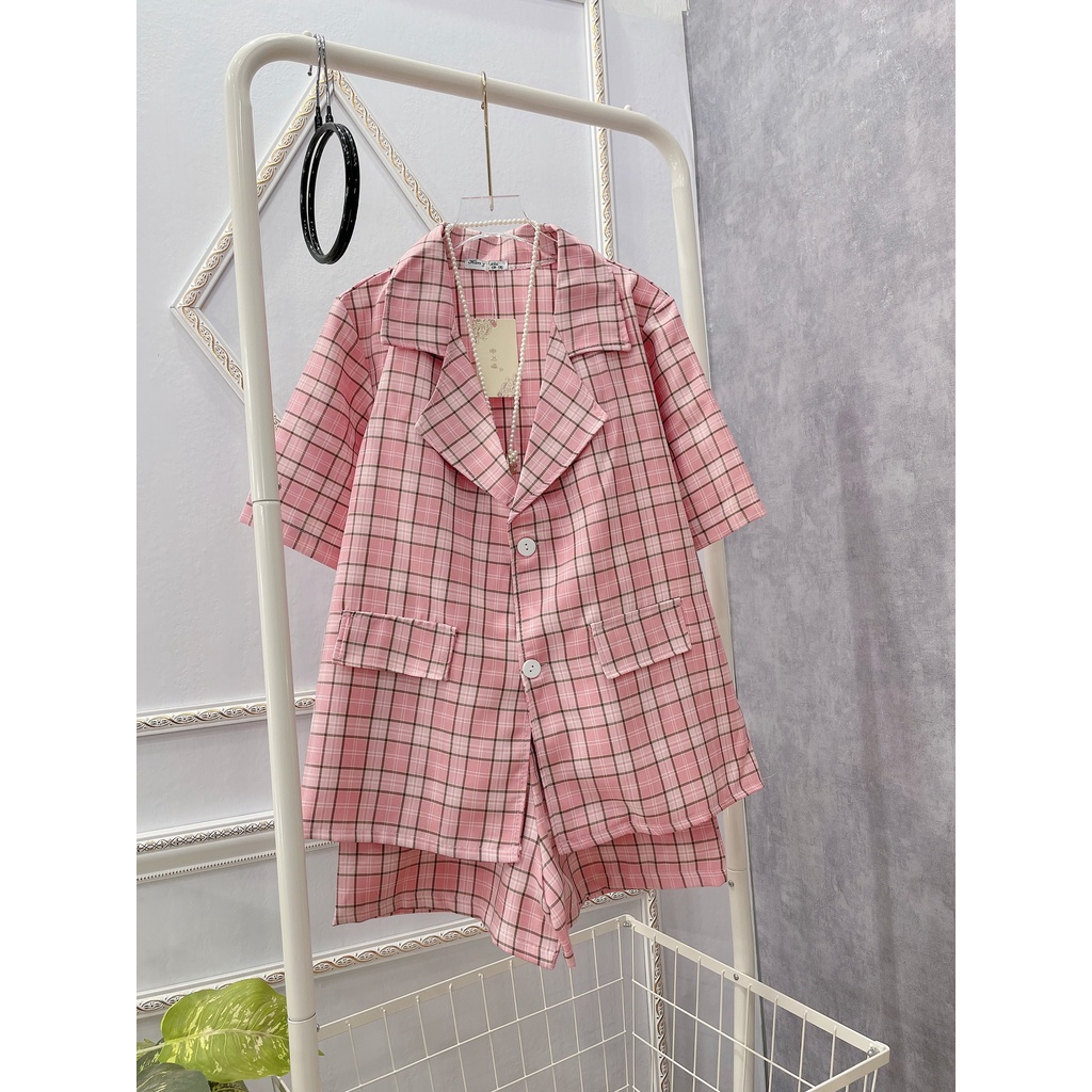 Set Áo Vest Kẻ Gam Hồng Túi Hai Bên Mix Quần Đùi | BigBuy360 - bigbuy360.vn