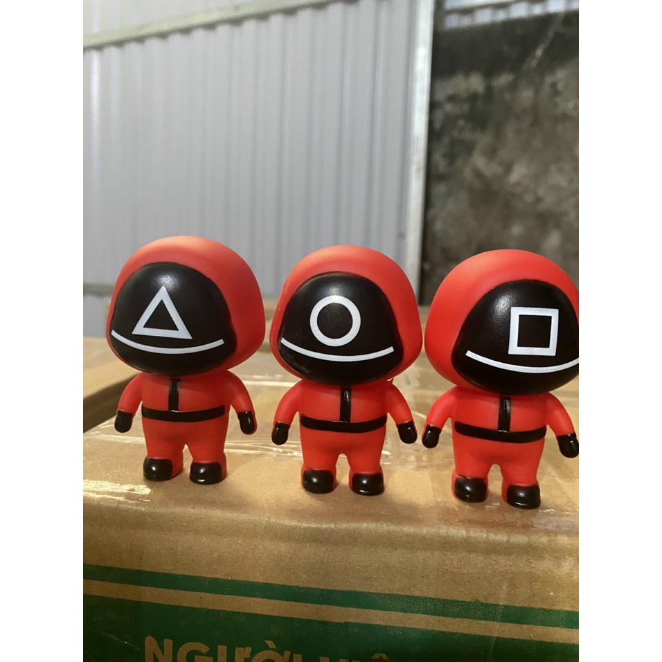 Mô hình nhân vật trò chơi Squid Game trang trí bánh sinh nhật (ngẫu nhiên), nhân vật trò chơi con mực