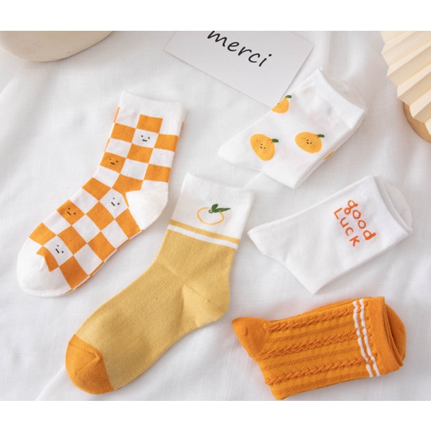 Vớ cao cổ thời trang Nam Nữ phong cách trẻ trung và năng động.