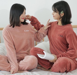 Bộ quần áo lông cừu nữ