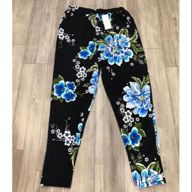 Quần Xốp Hoa 3D (<65kg)