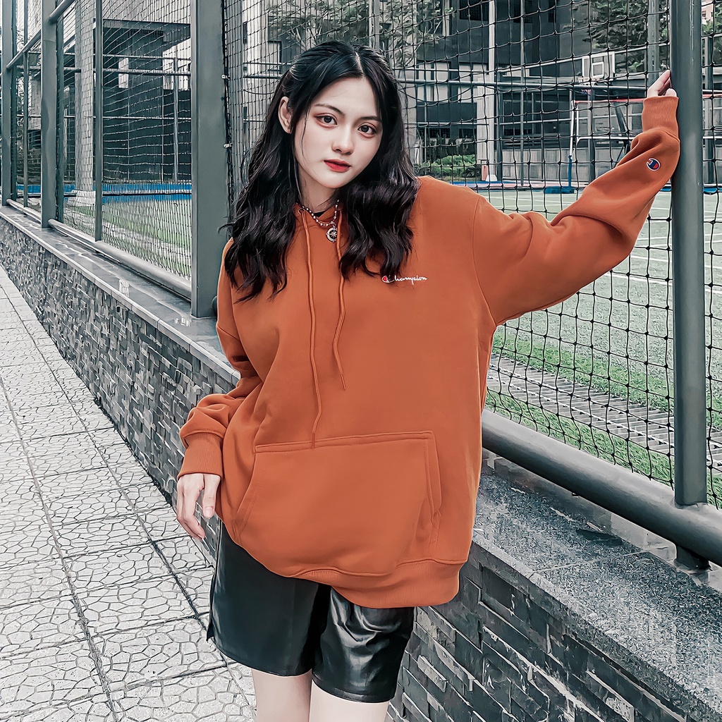 Áo Hoodie Thêu Logo Champion Sắc Nét Phía Trước-Chất Vải Nỉ Bông Cotton-Form Rộng Rãi Unisex Nam Nữ-Màu Nâu Tan