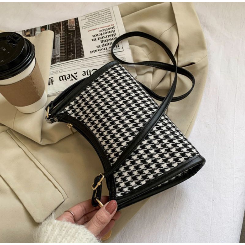 Túi baguette phong cách Hàn Quốc cô gái xinh đẹp hoạ tiết caro vintage vải Len canvas