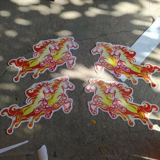 Tem ngựa hoa văn (1 bộ)