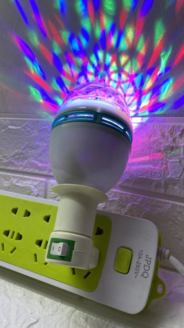 Đèn led xoay 7 màu tự động