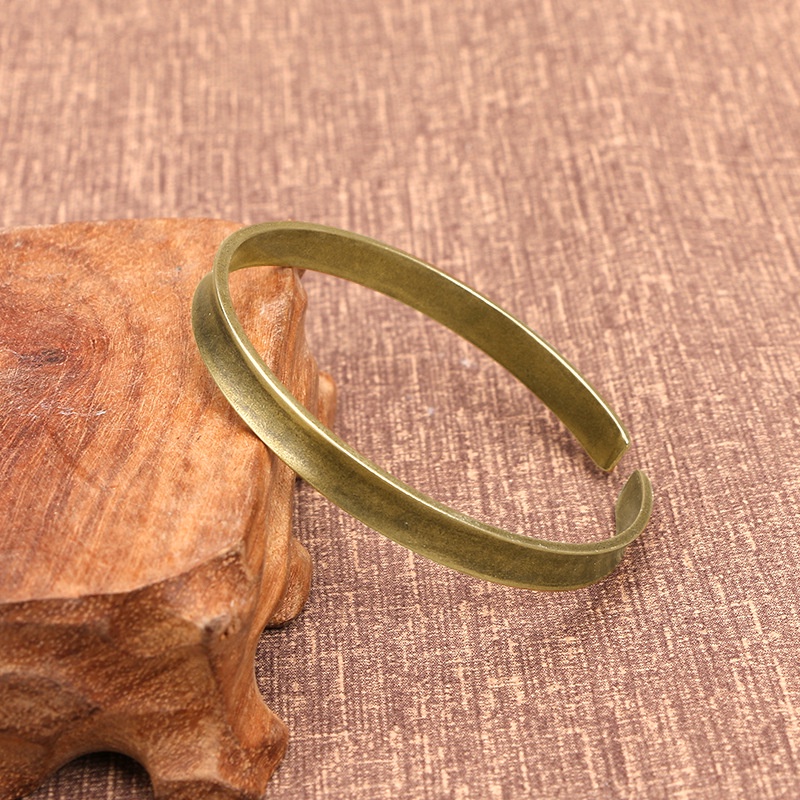 Vòng tay bằng đồng thau làm quà tặng độc đáo cho nam nữ