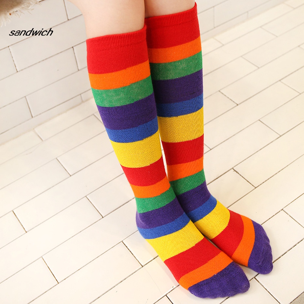 Đôi vớ cao đến gối màu cầu vồng co giãn cho bé