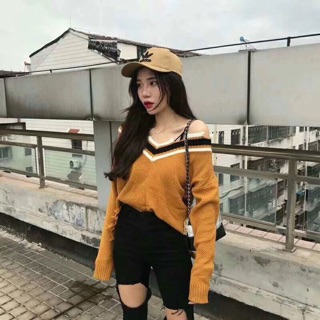 Áo len cổ tim