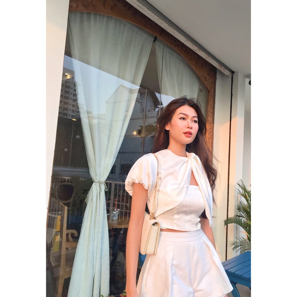 Áo lụa HEYBEE tay phồng kiểu cột vai, phom ngắn siêu xinh (2 màu) - MYTHIC TOP HT632